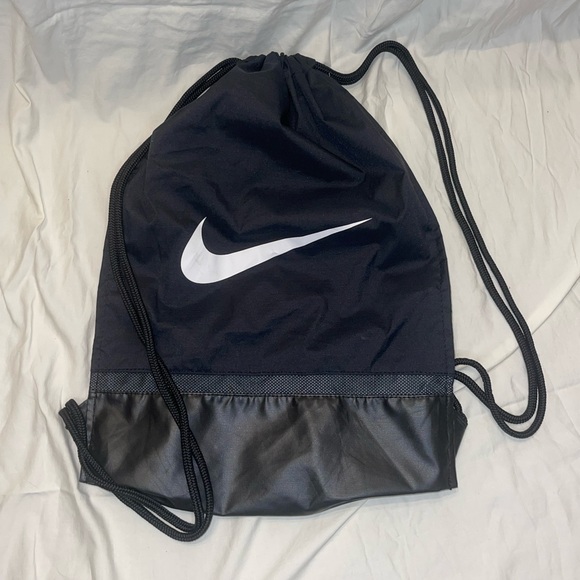 Black Nike Drawstring Bag - Picture 1 of 2